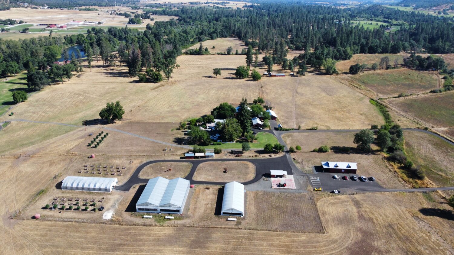 srcset=http://en-gd52mu8.edirectorycloud.com/custom/domain_1/image_files/uploads/2023/04/Belushis_Farm_001.jpeg width=1500